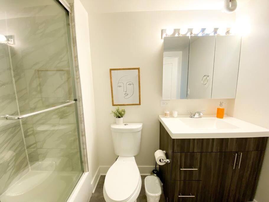 Mccormick 2br-2ba For 8 Guests With Optional Parking & Gym Apartment *