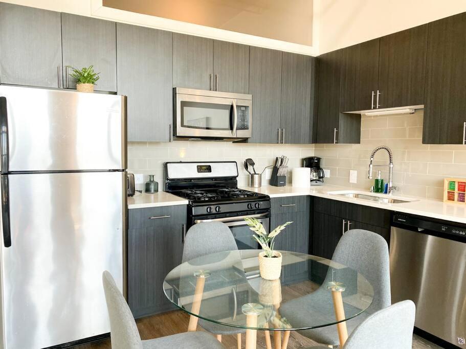 Mccormick 2br-2ba For 8 Guests With Optional Parking & Gym Apartment *