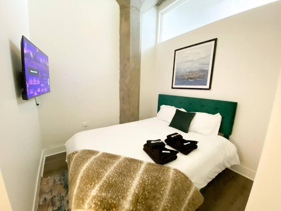 Apartment Mccormick 2br-2ba For 8 Guests With Optional Parking & Gym Chicago