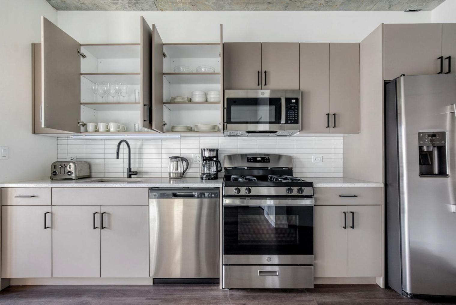 Apartment River North 1br W Pool Fitness 1 Block To L Chi-1039 Chicago