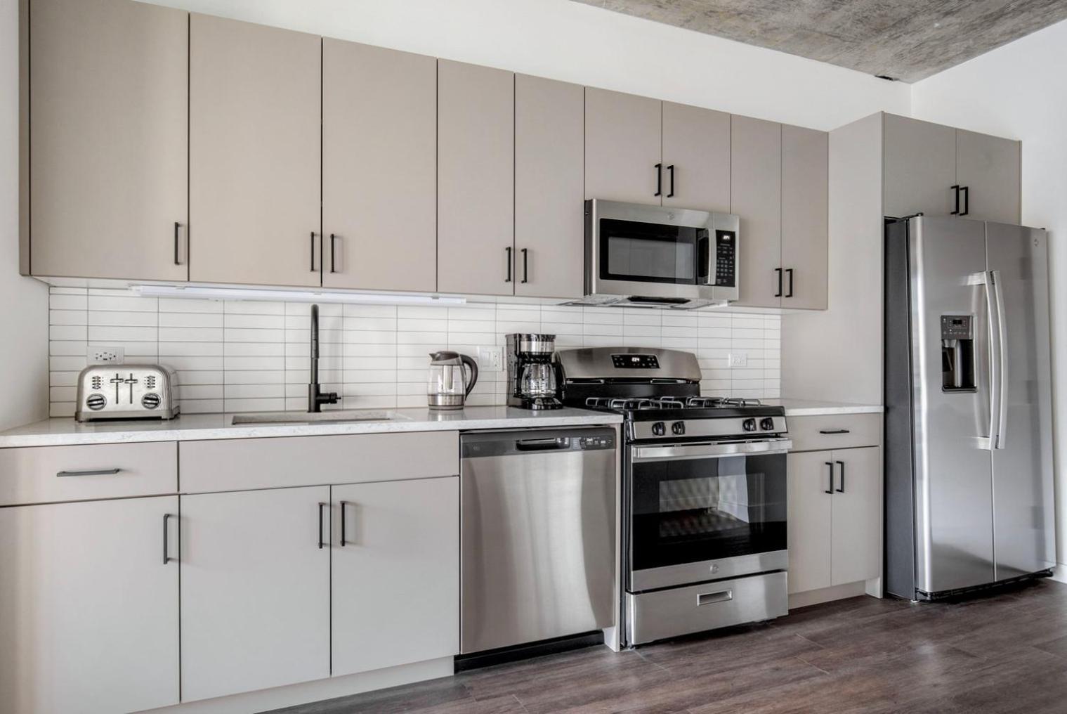 Apartment River North 1br W Pool Fitness 1 Block To L Chi-1039 Chicago