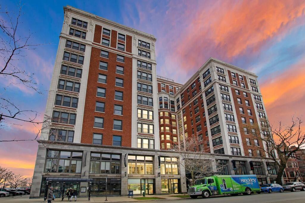 1br Modern In - Del Prado 811 Chicago