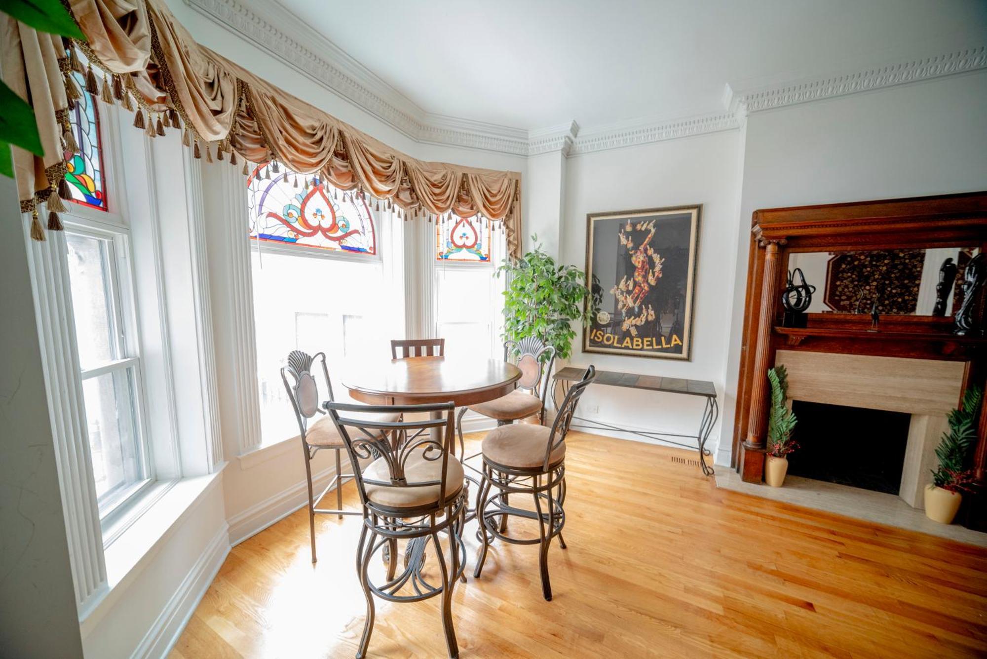 Club Salon Sleeps 10-20 Free Parking & Tv Appartement Chicago
