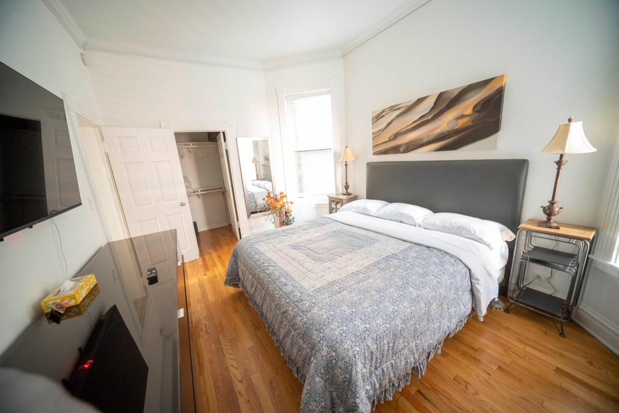 Appartement Club Salon Sleeps 10-20 Free Parking & Tv