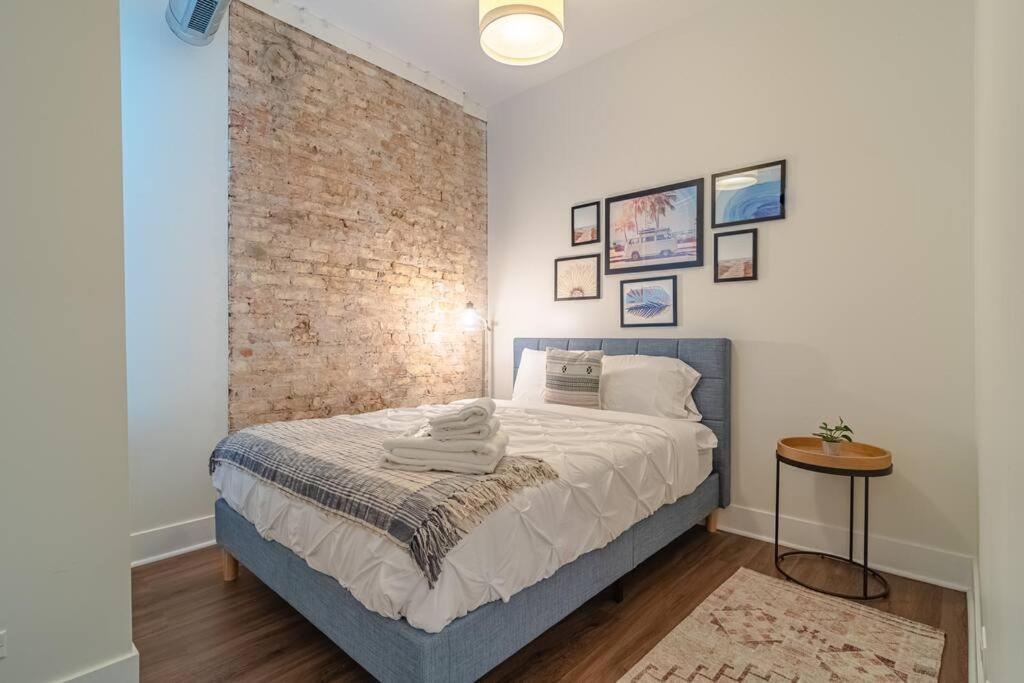 Spacious 3Br Chicago Apartment With Optional Parking Near Mccormick Place, Soldier Field & Uic Campus Apartment