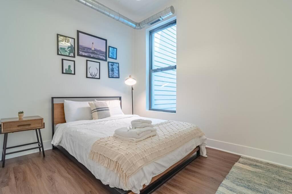 Apartment Spacious 3Br Chicago Apartment With Optional Parking Near Mccormick Place, Soldier Field & Uic Campus Chicago
