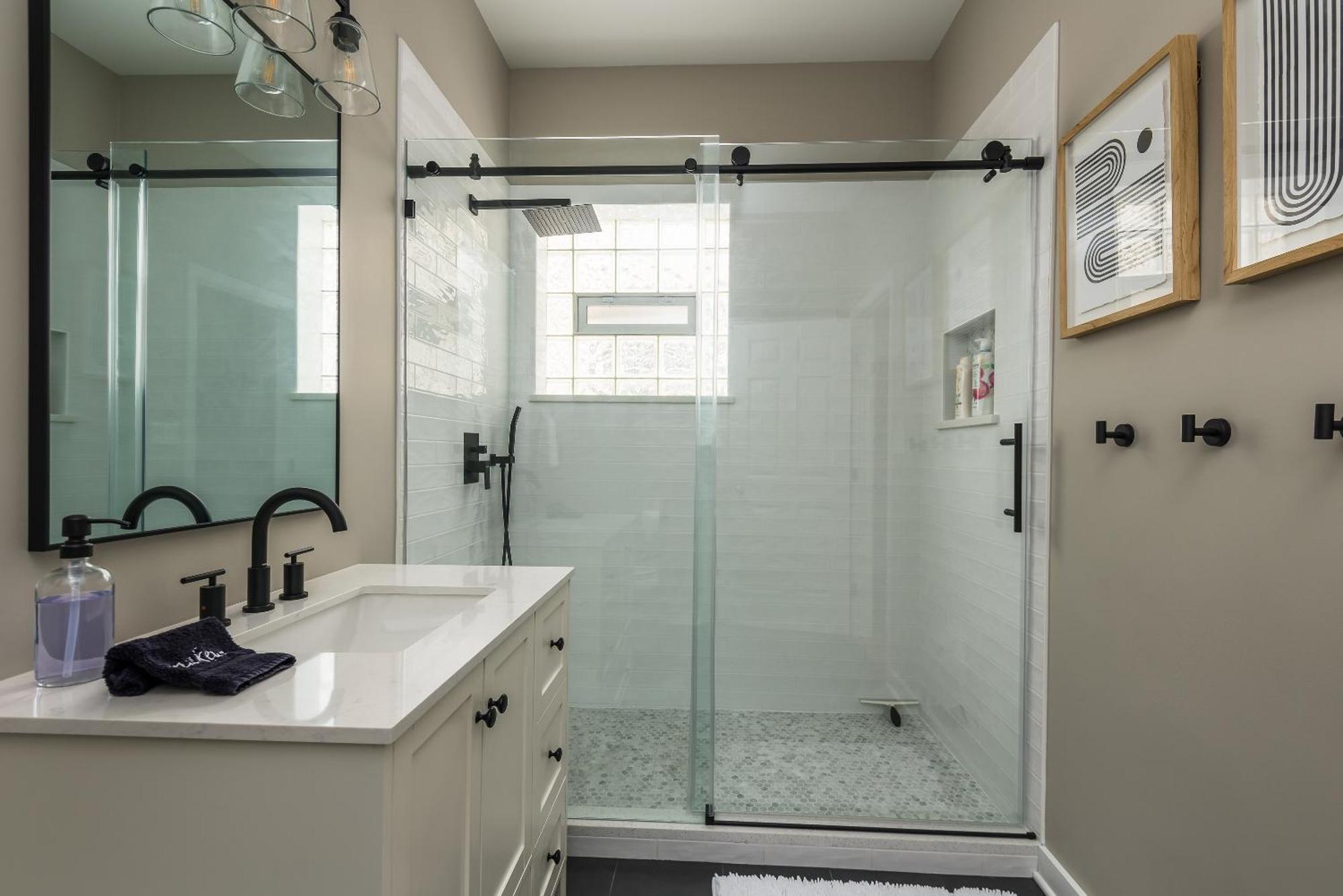 The Upscale Getaway Near Downtown Apartment *