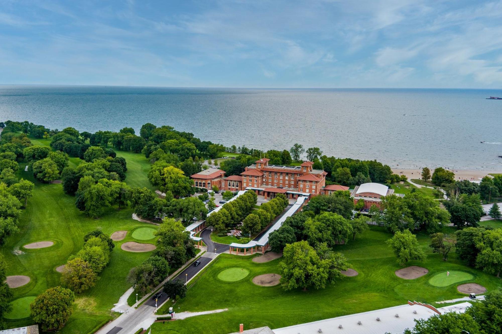 Apartment The Chic Urban Oasis Near The Lake!