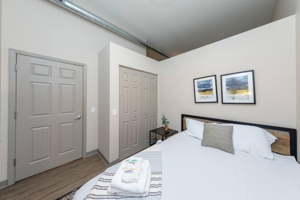 Stylish 2Br Apartment With Optional Parking, Patio And Gym Near Mccormick Place, Shedd Aquarium, Field Museum & Lakefront Trail Appartement