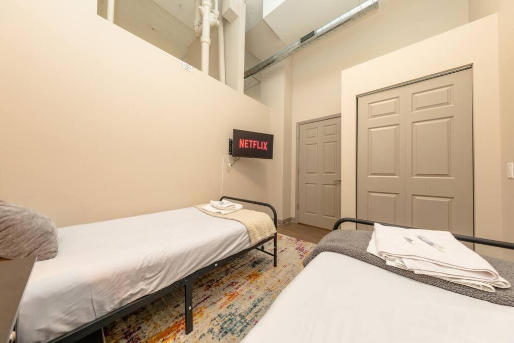 Mccormick Place 2Br Oasis With Optional Parking, Patio, Gym For Up To 6 Guests Near Museum Campus, Grant Park & Soldier Field *