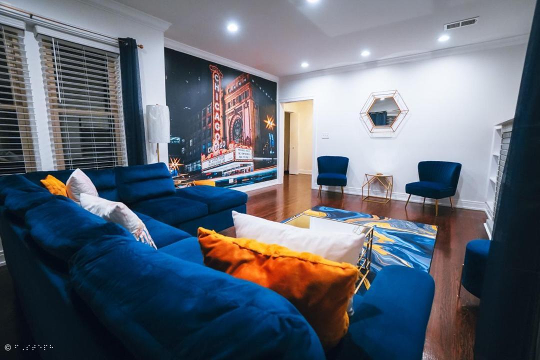 Apartment The Blue Golden Luxury Modern 3- Bedroom In