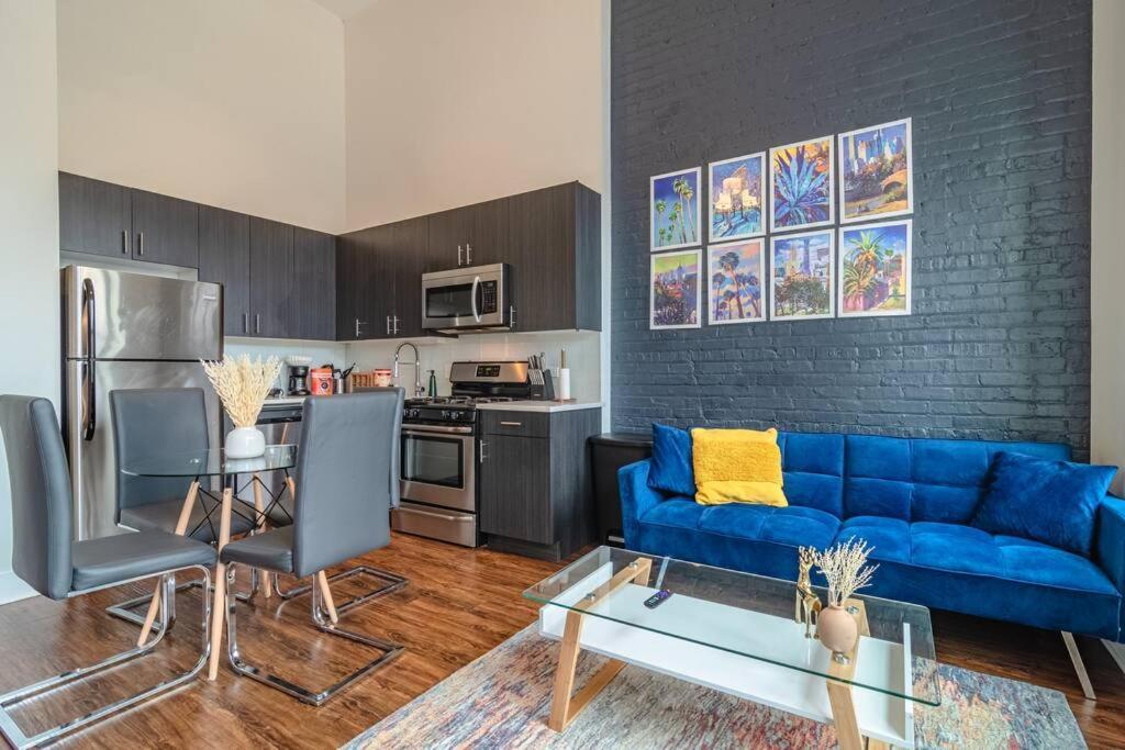Apartment 2br Escape With Optional Parking Near Mccormick Place, Navy Pier, Shedd Aquarium, And Millennium Park *