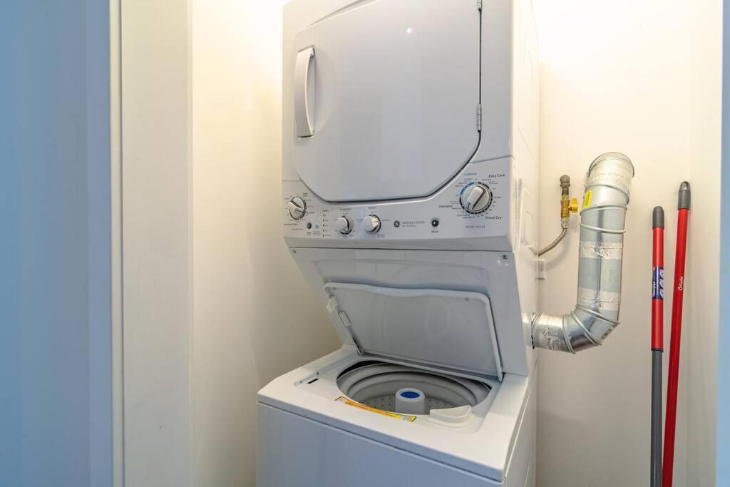 2br Escape With Optional Parking Near Mccormick Place, Navy Pier, Shedd Aquarium, And Millennium Park Chicago