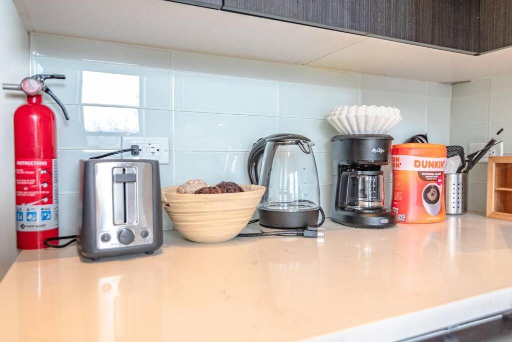 Apartment 2br Escape With Optional Parking Near Mccormick Place, Navy Pier, Shedd Aquarium, And Millennium Park