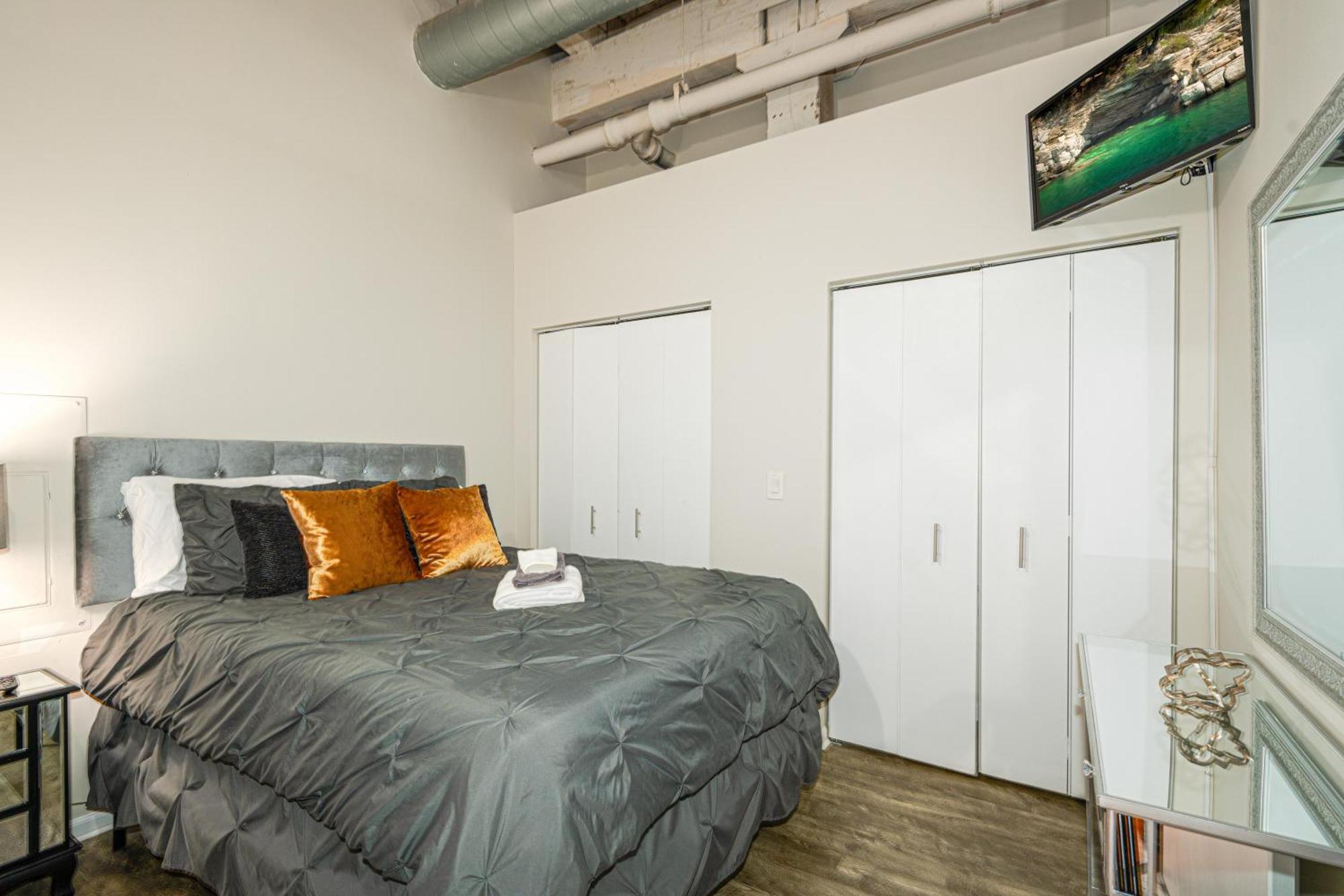 Luxery - Themed Units! Close To Downtown, Mccormick Place & Wintrust Arena *