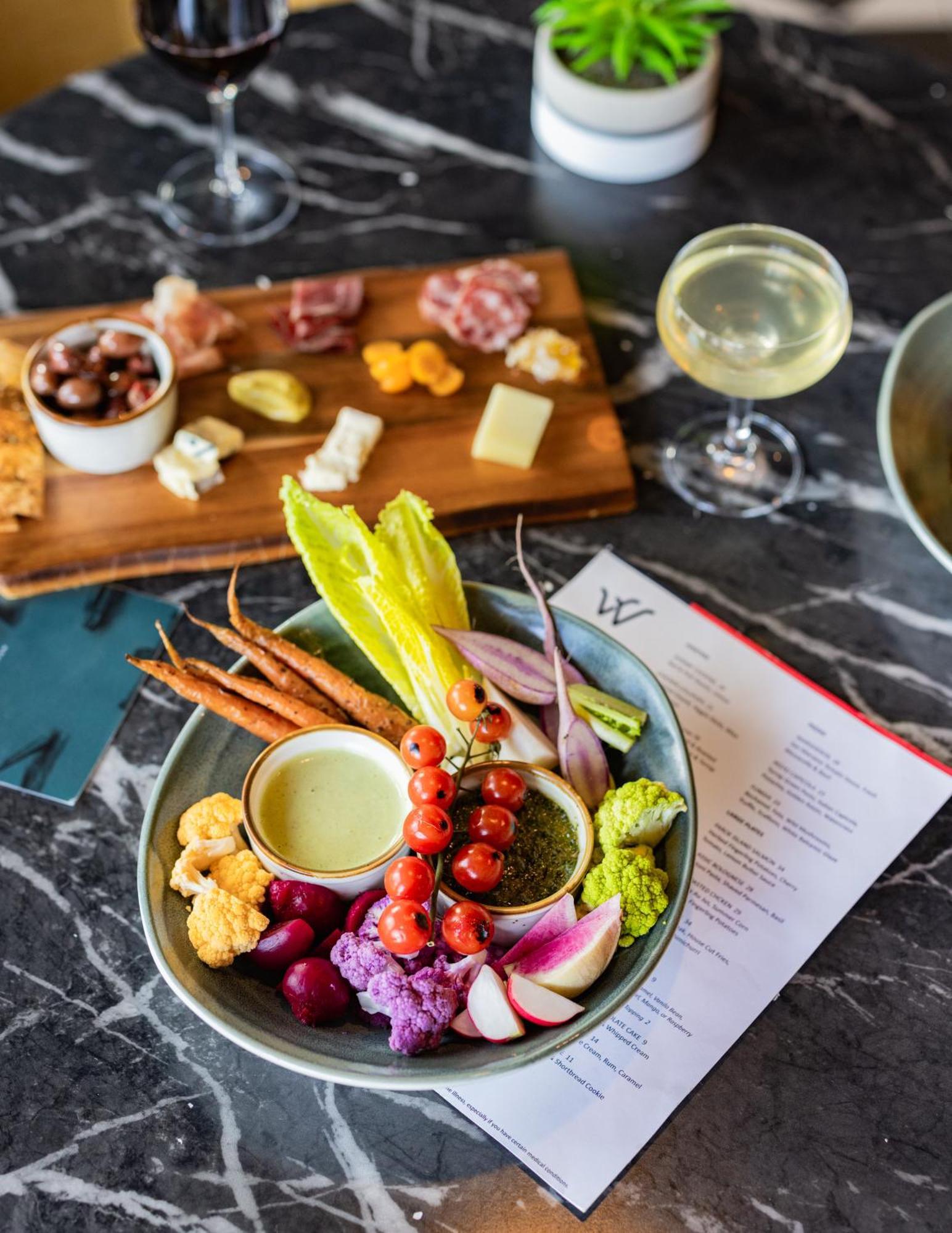 - Dwtn - The Mart By Ihg Hotel Chicago