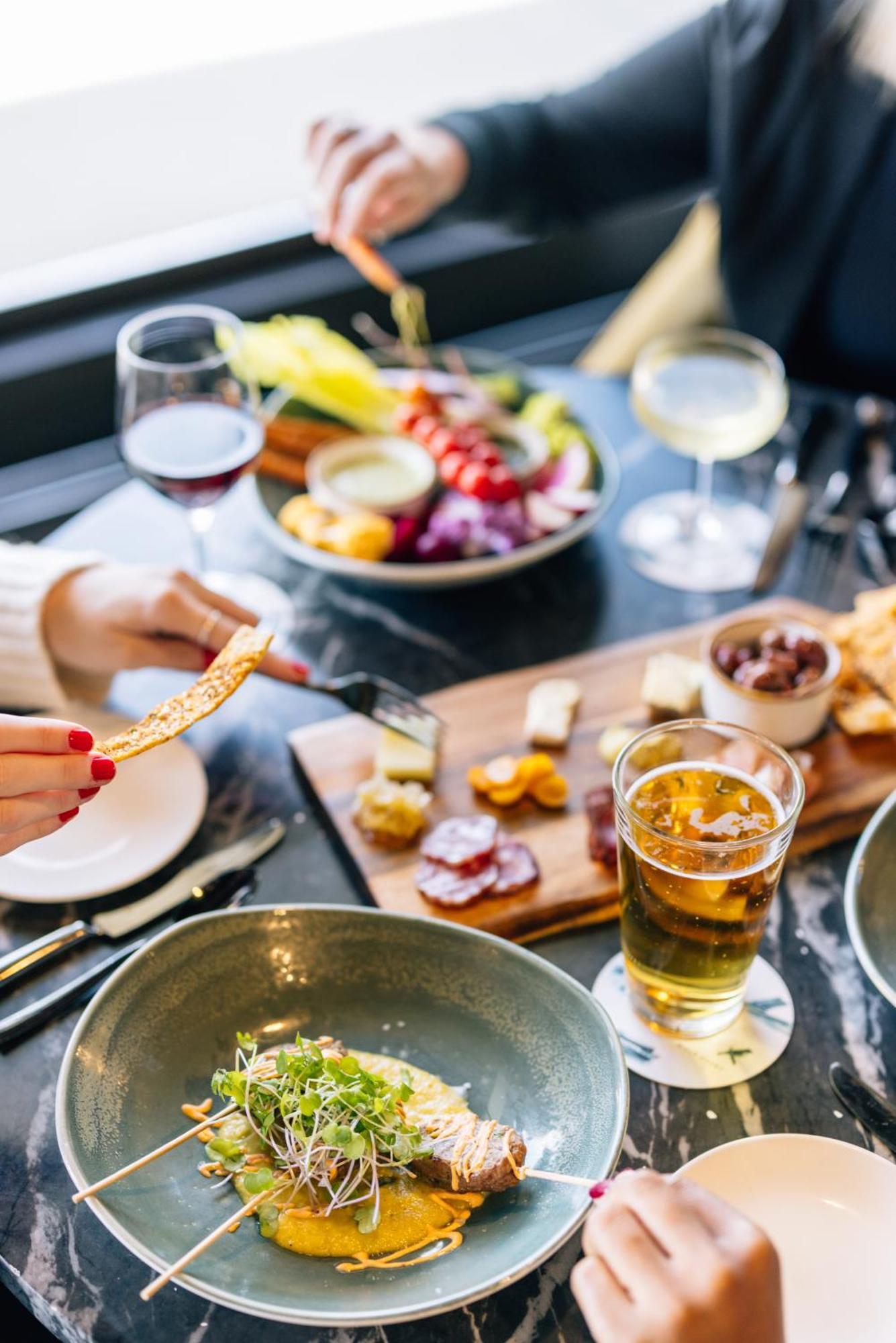 - Dwtn - The Mart By Ihg Hotel 3*