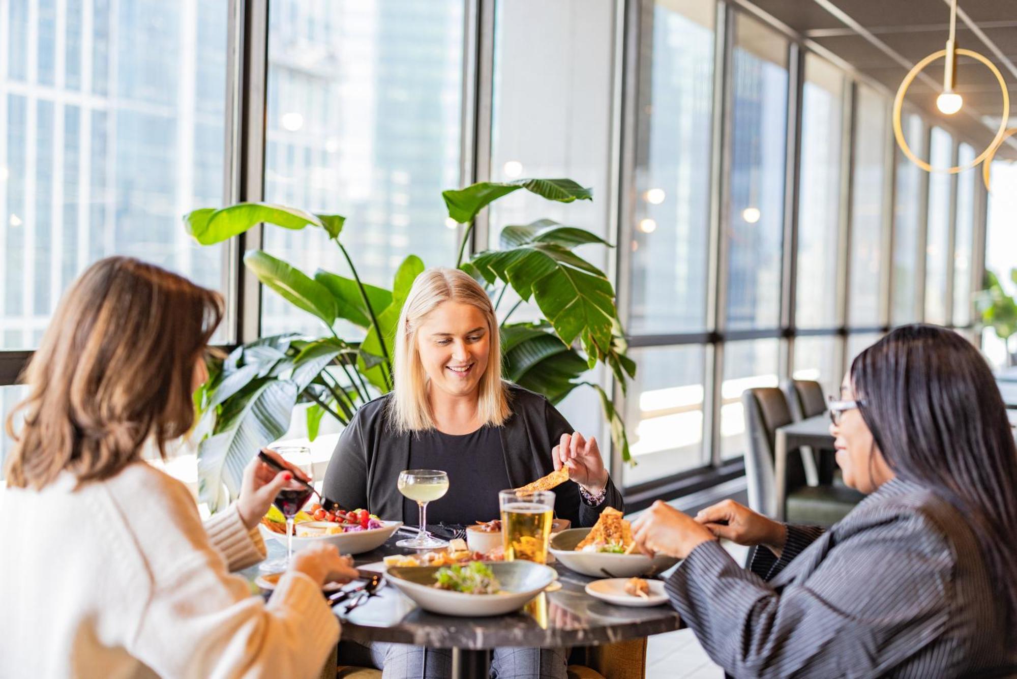 - Dwtn - The Mart By Ihg Hotel 3*