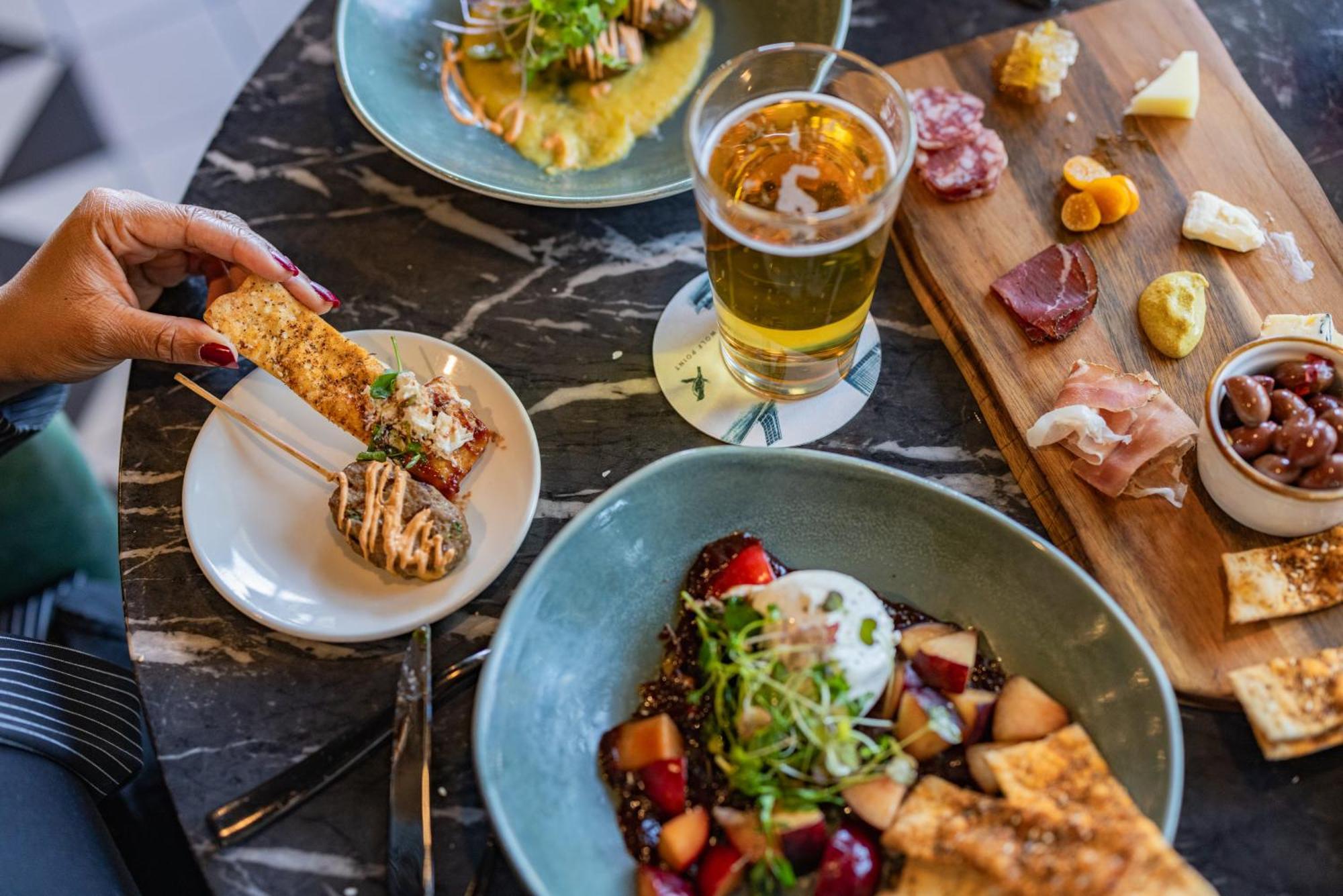 - Dwtn - The Mart By Ihg Hotel