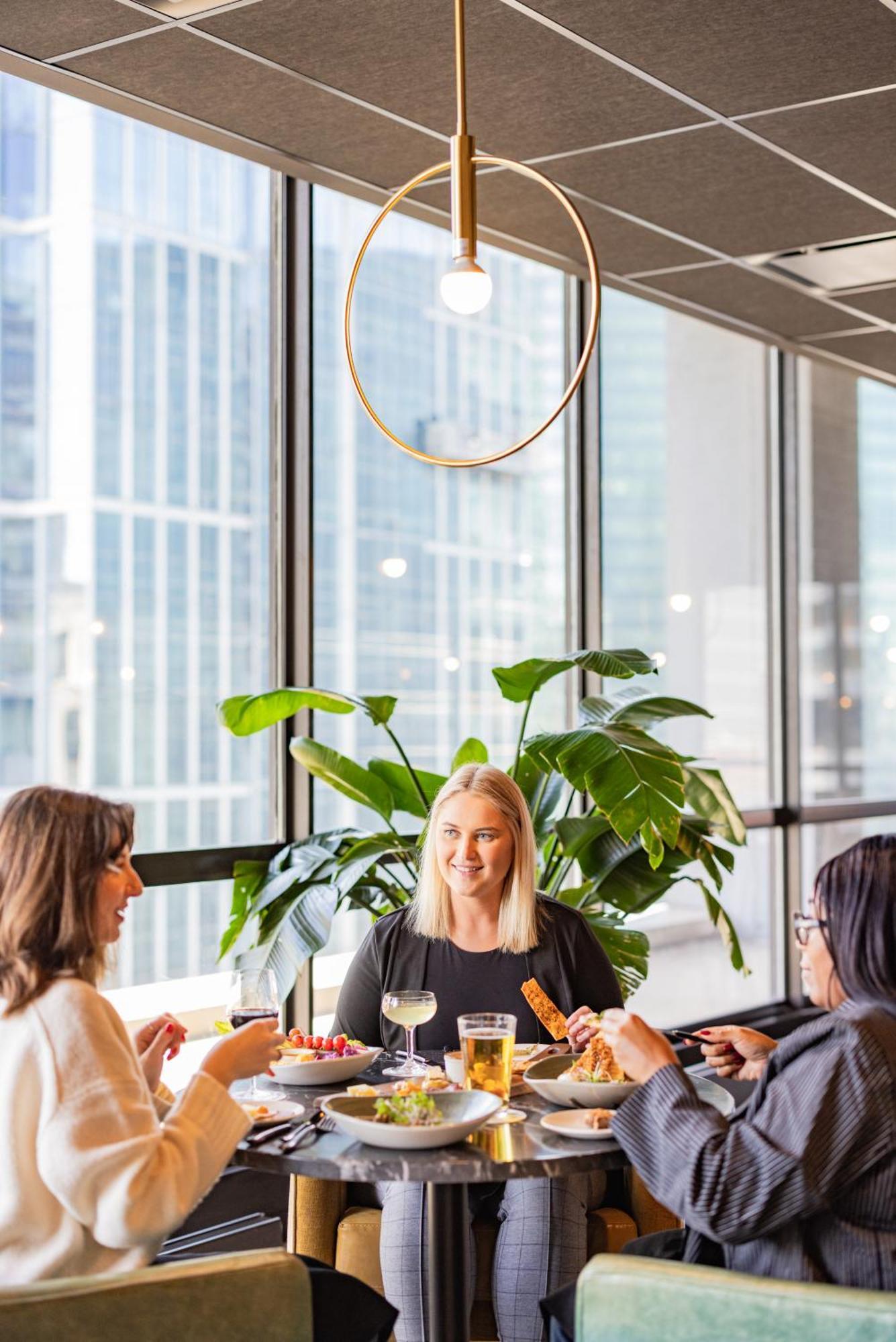 Hotel - Dwtn - The Mart By Ihg 3*