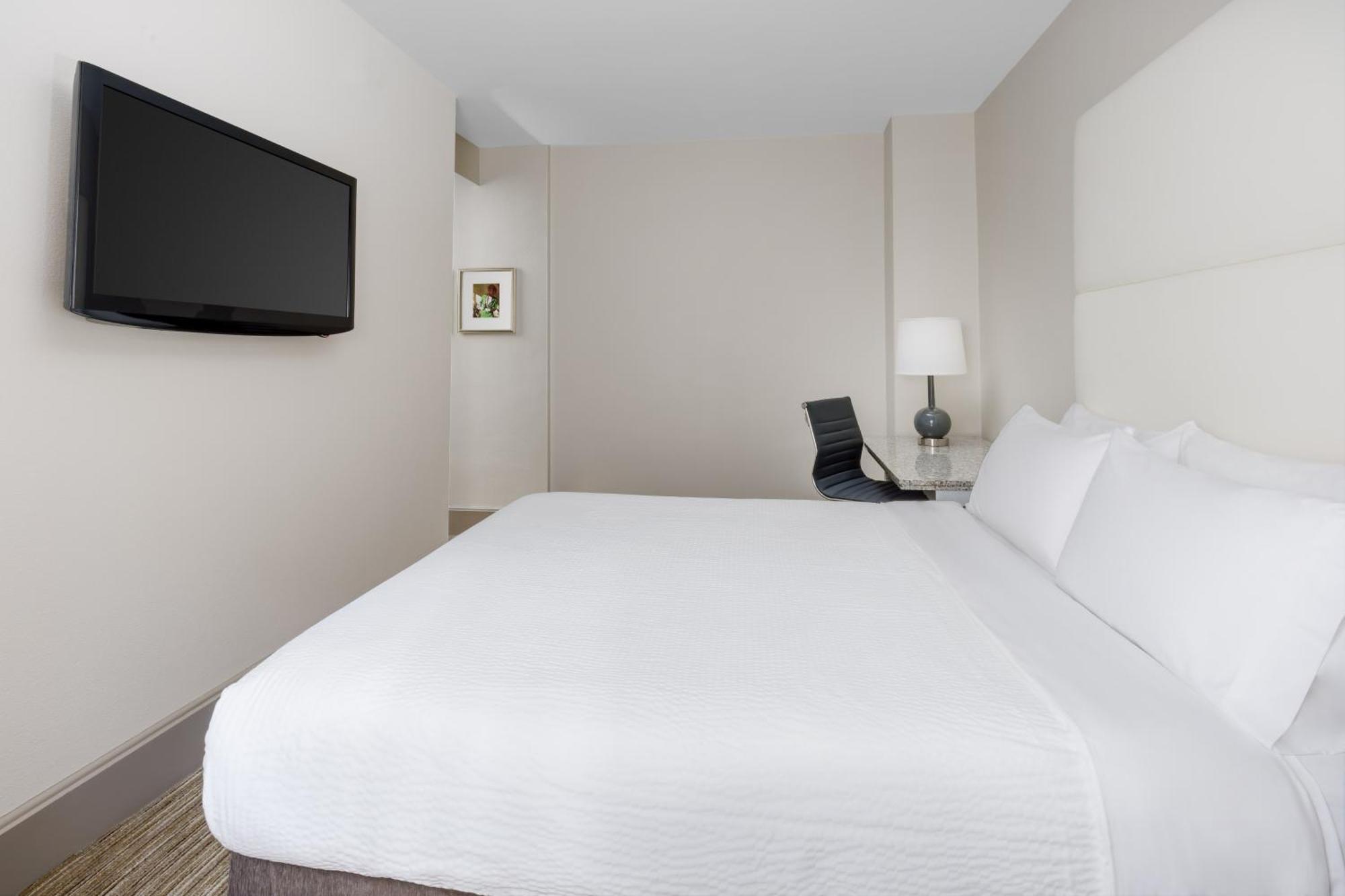 Express - Magnificent Mile By Ihg Hotel