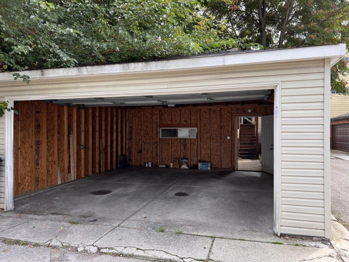 Apartment Logan Square Duplex 3br S2 *