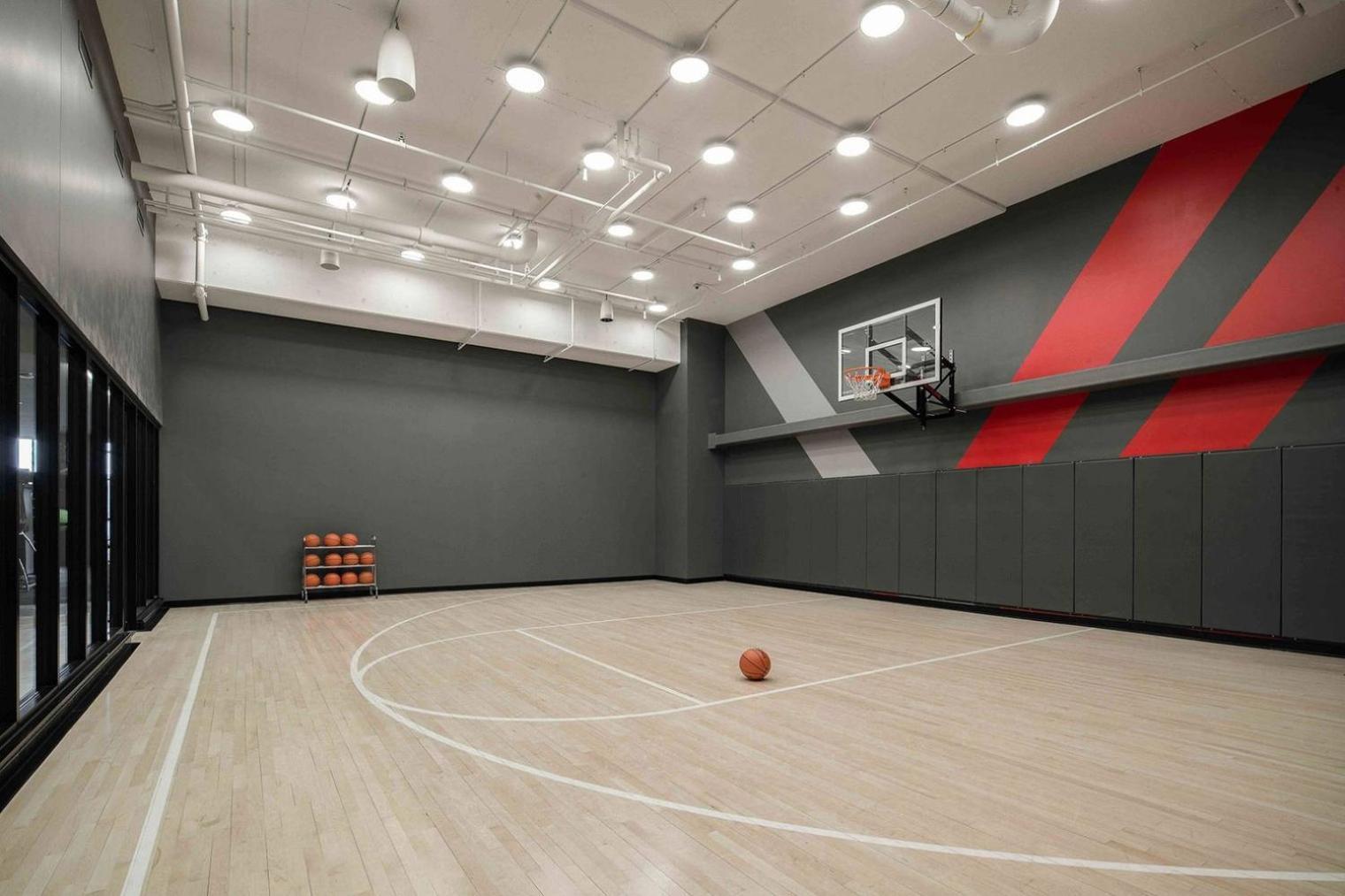 S Loop W Pool Gym Nr Grant Park Chi-347 * Chicago
