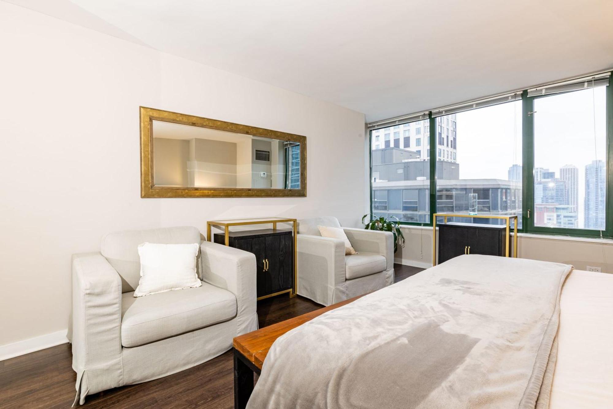 Apartment 3b/3b Skyloft With Navy Pier View Gym & Pool By Envitae Chicago