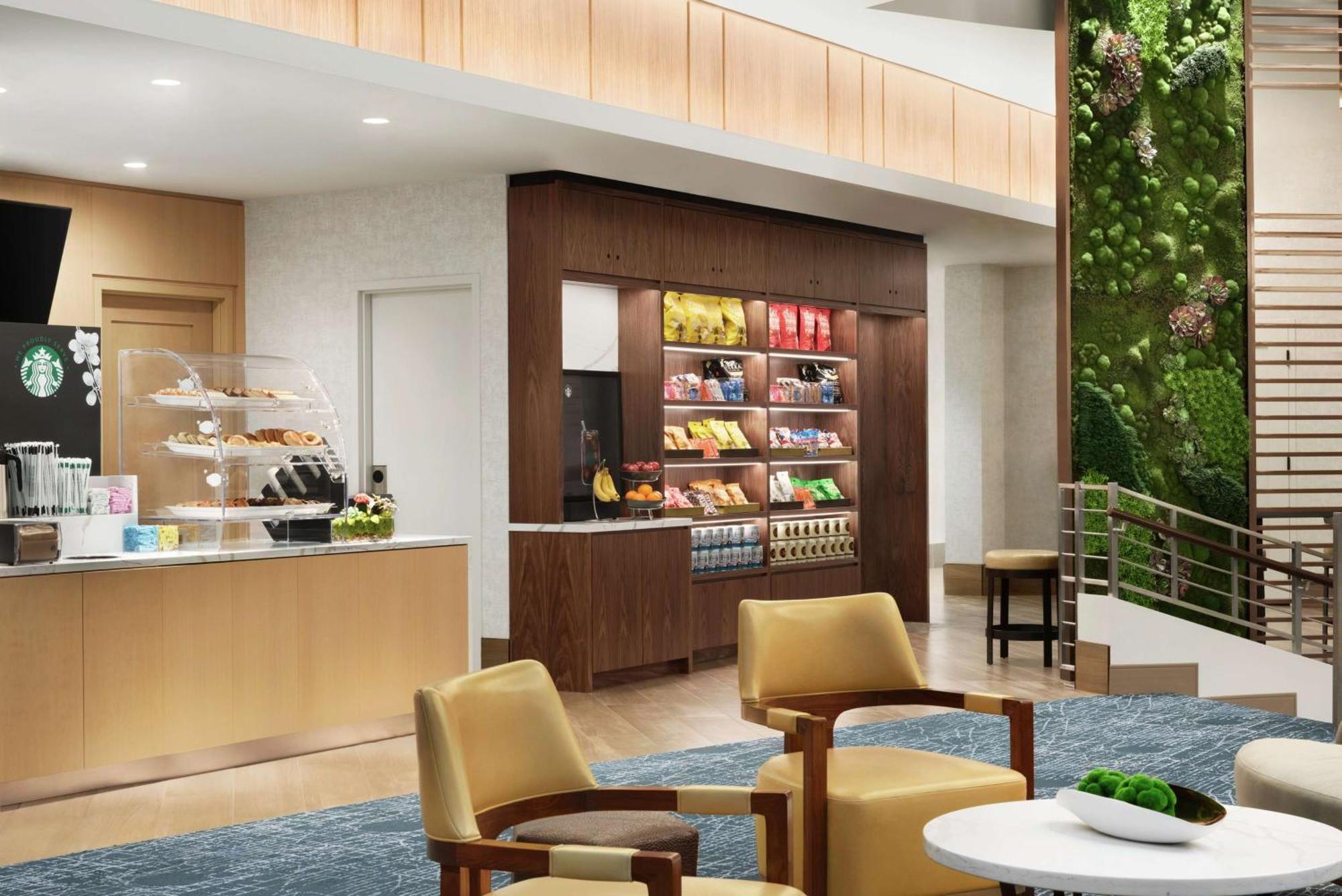 Hotel Doubletree By Hilton Magnificent Mile 4*