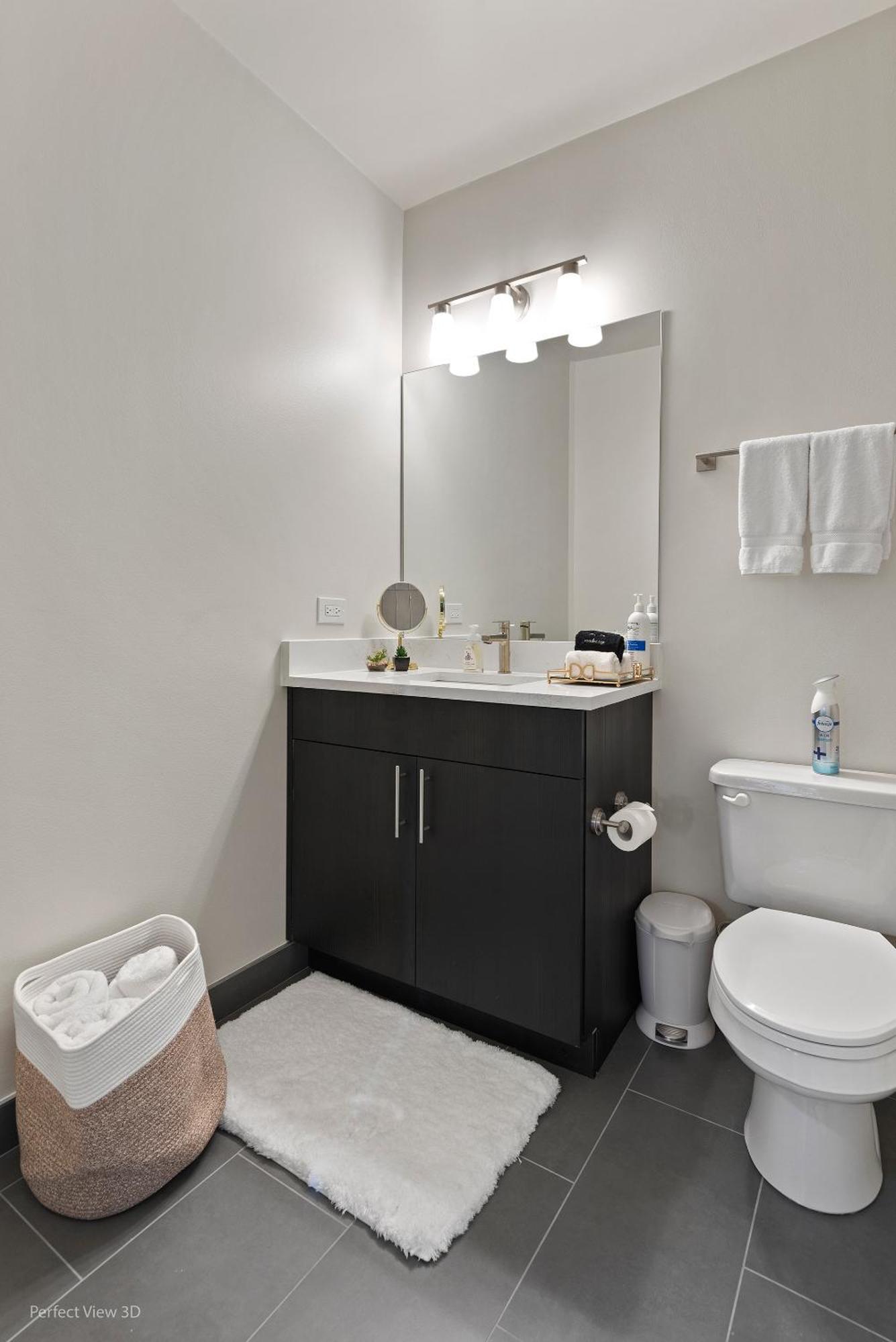 The Bernardin Gold Coast Luxury Near Magnificent Mile Apartment *