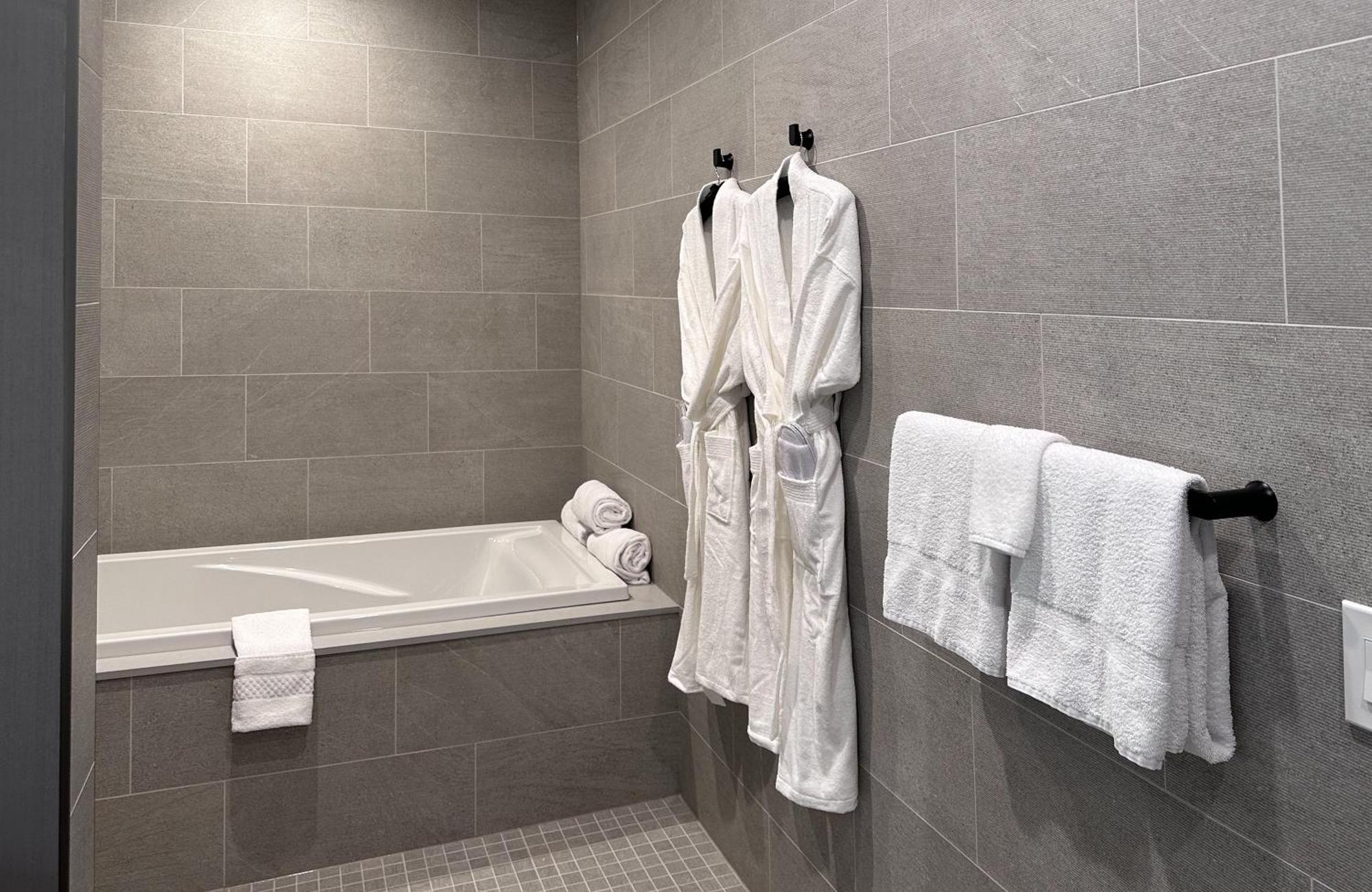 Springhill By Marriott Chinatown Hotel 3*