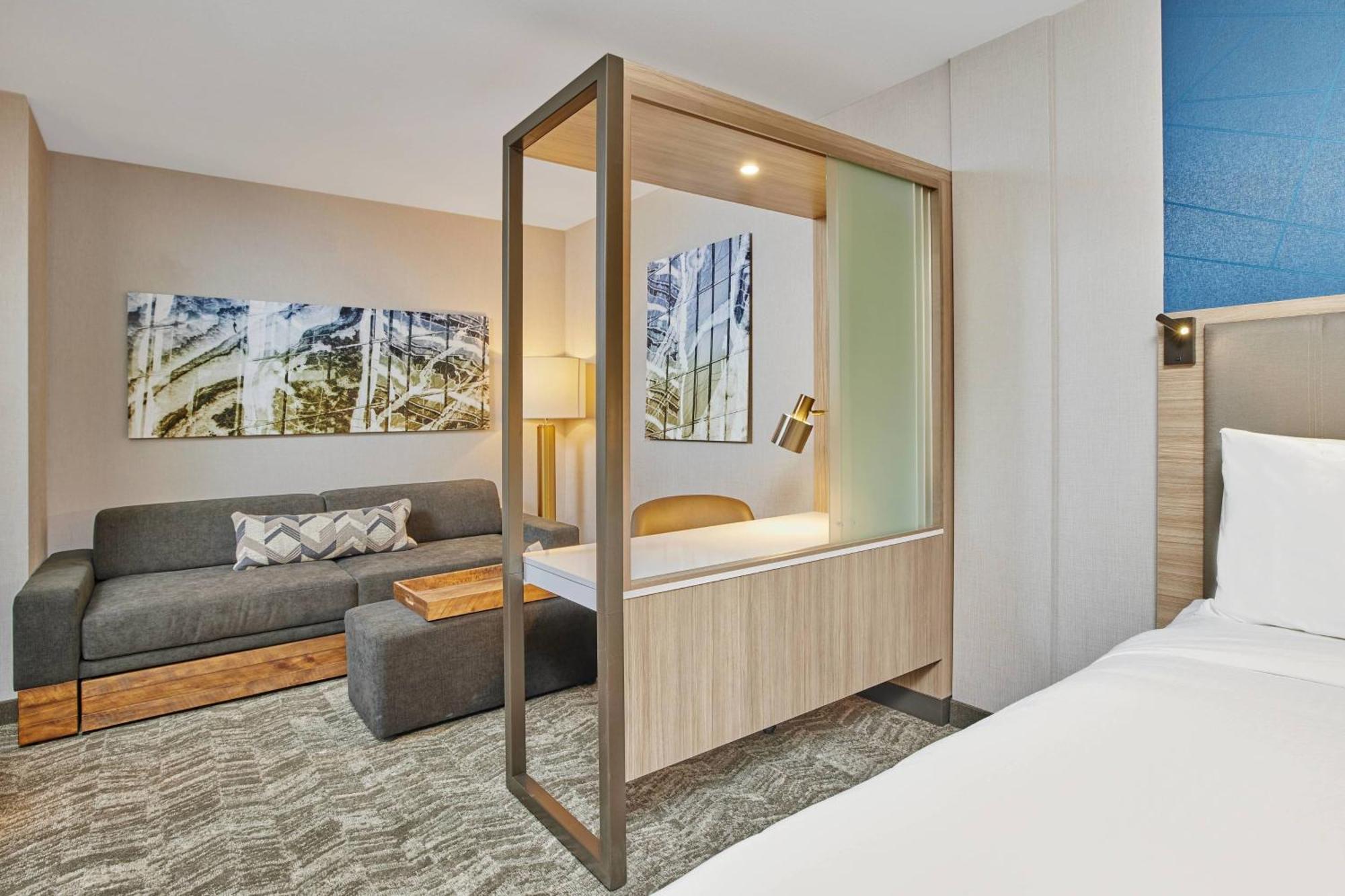 Springhill By Marriott Chinatown Hotel 3*