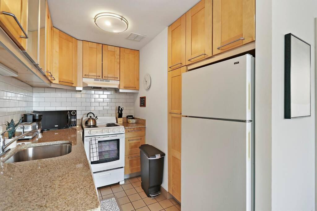 Apartment Merged Well-Equipped 2Br Apartment - The Blackwood 400 *