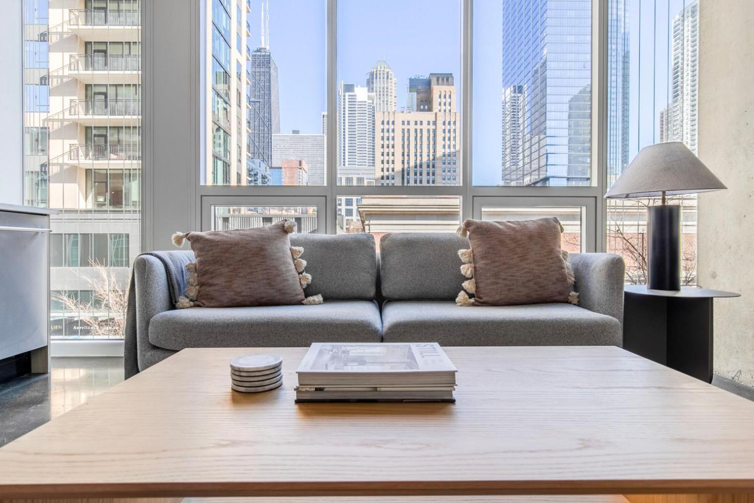 River North 1br W Lounge Gym Nr Shops Chi-1015 Apartment