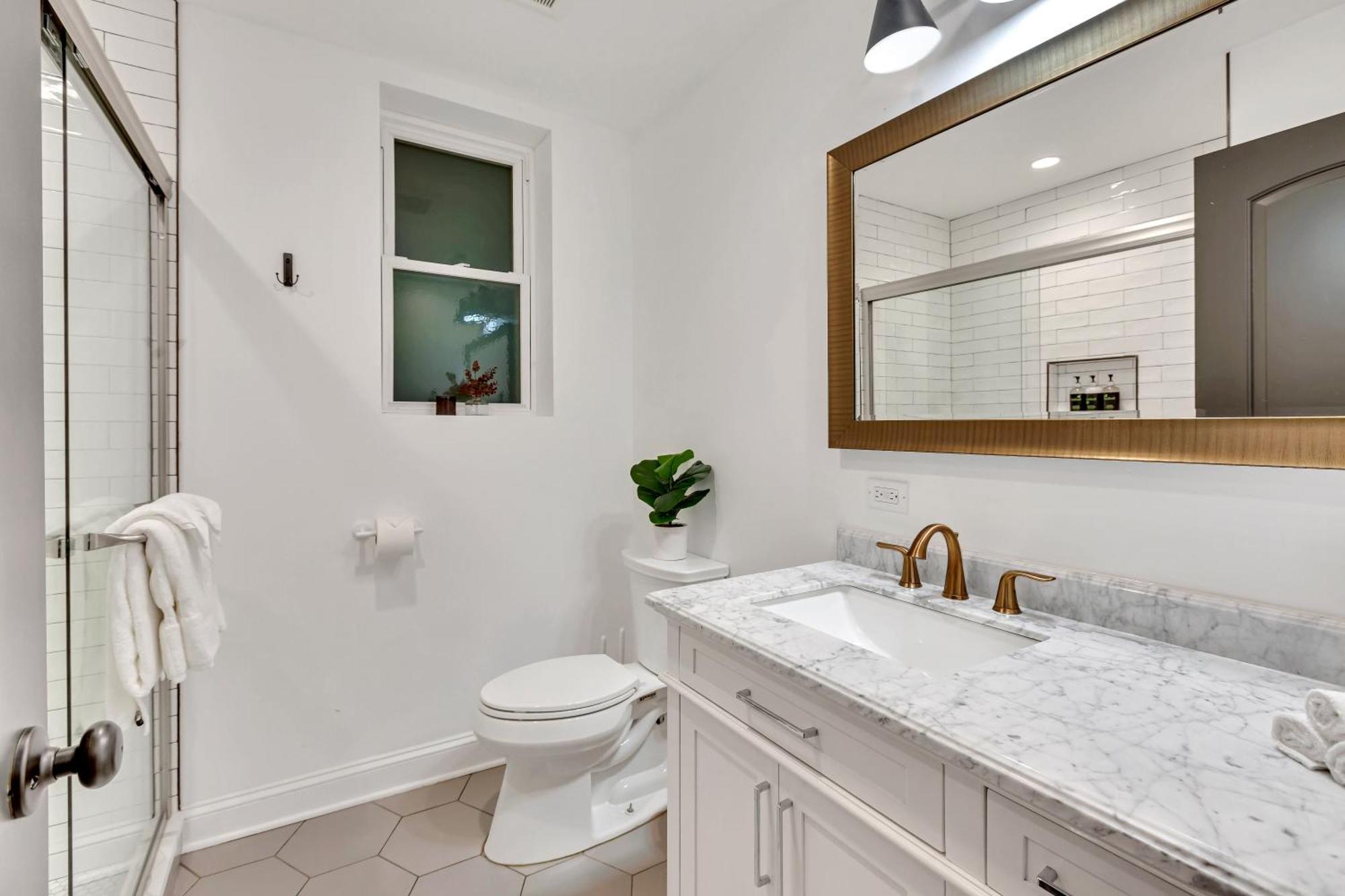 Bright Modern 4bd 2ba In The Heart Of Wrigleyville Chicago