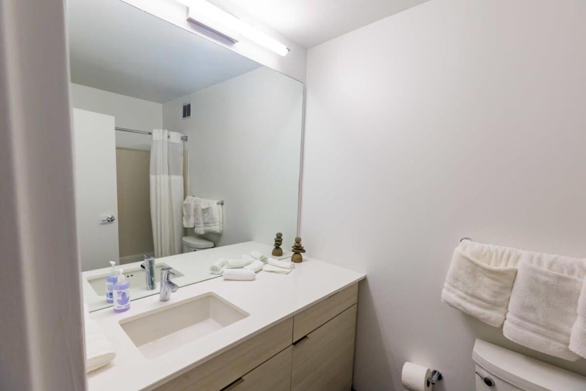 Ultimate 3br Luxury Near Navy Pier With Gym & Pool By Envitae Chicago