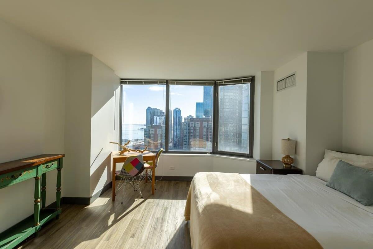 Ultimate 3br Luxury Near Navy Pier With Gym & Pool By Envitae *