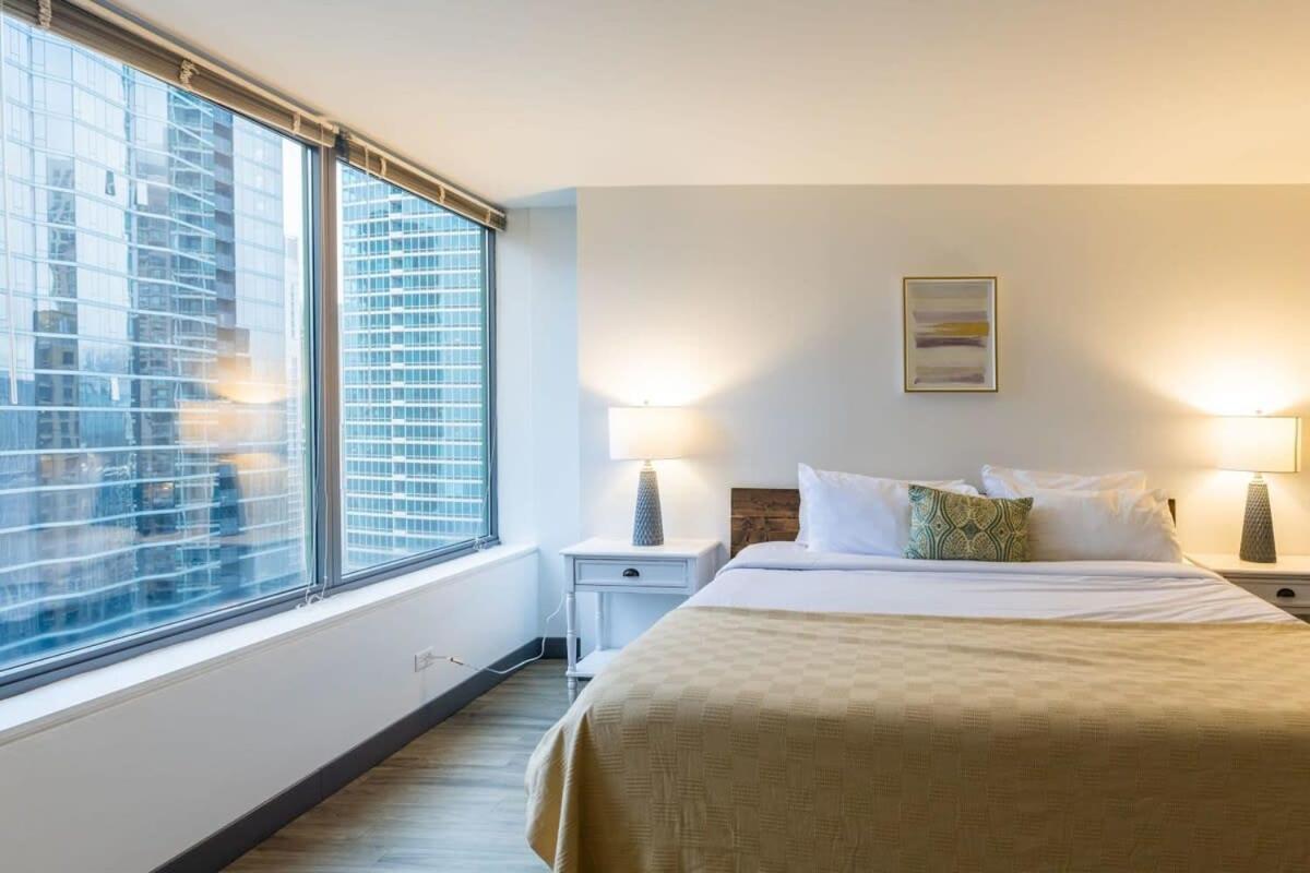 Ultimate 3br Luxury Near Navy Pier With Gym & Pool By Envitae