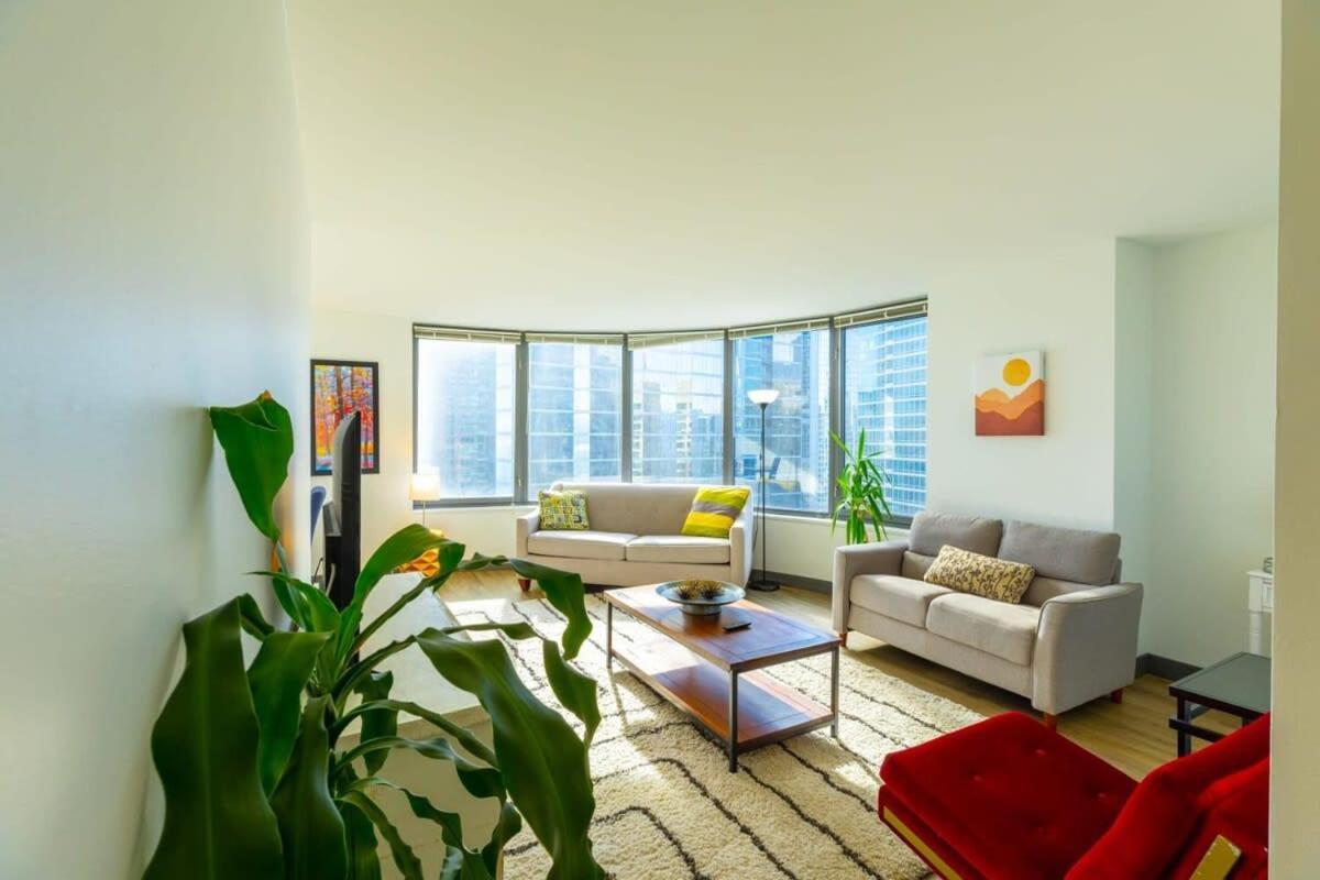 Ultimate 3br Luxury Near Navy Pier With Gym & Pool By Envitae Chicago