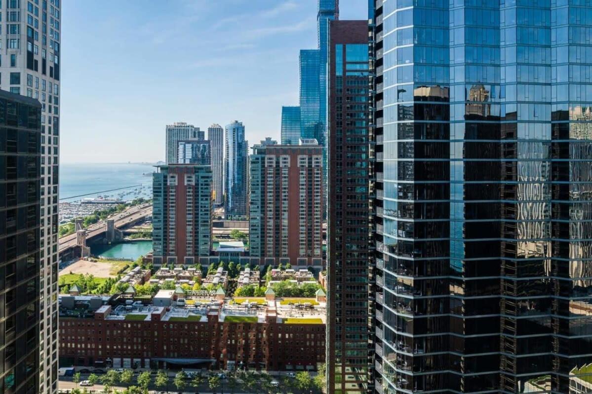 Ultimate 3br Luxury Near Navy Pier With Gym & Pool By Envitae