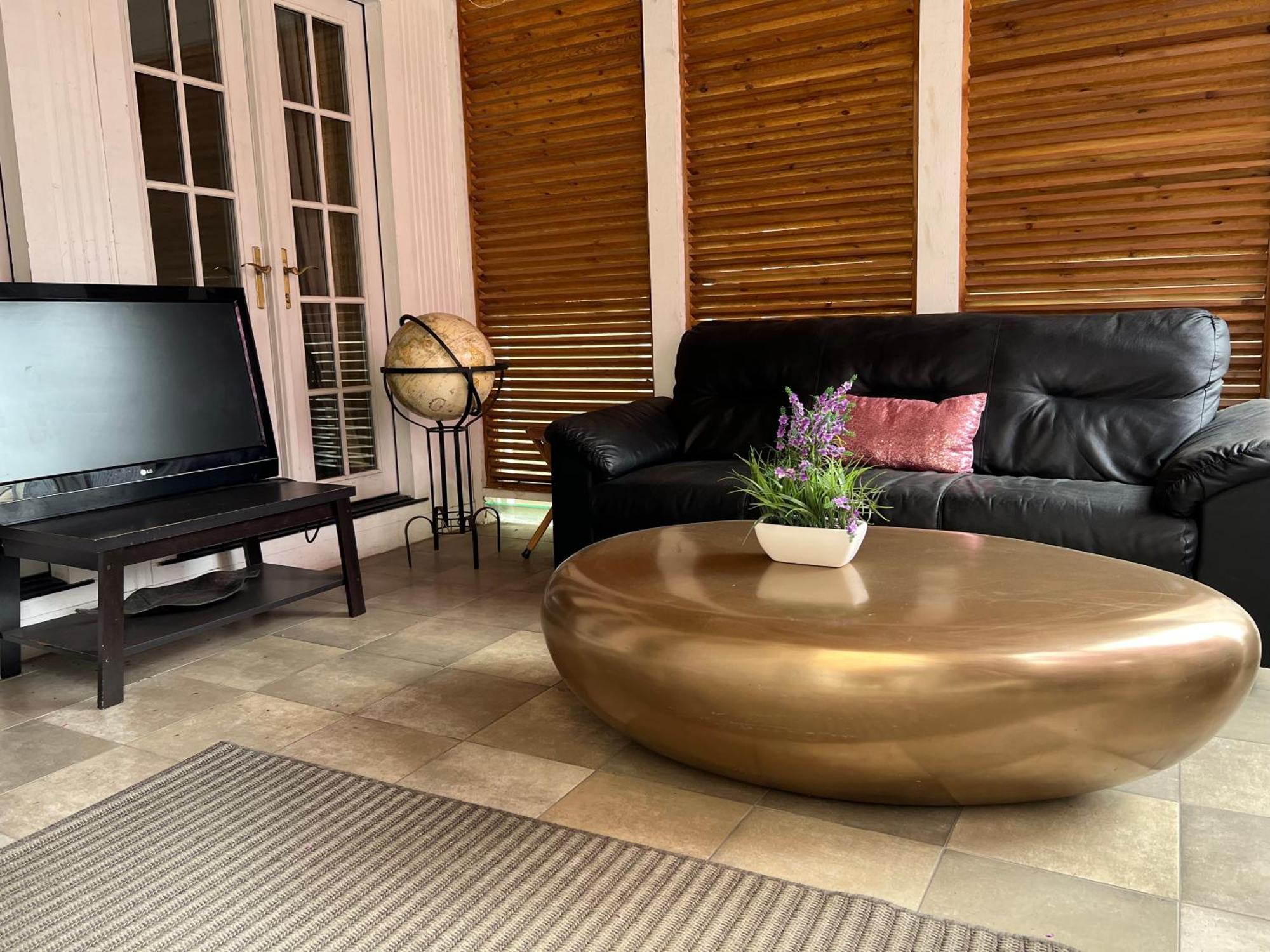 Holiday home 5 Bedroom Huge House In Location Parking Fireplace Back Yard Chicago