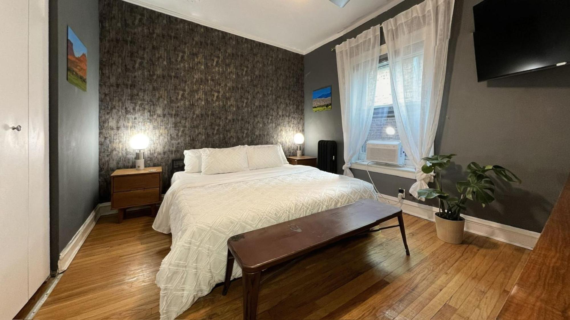 Lakeside Loft - Historic