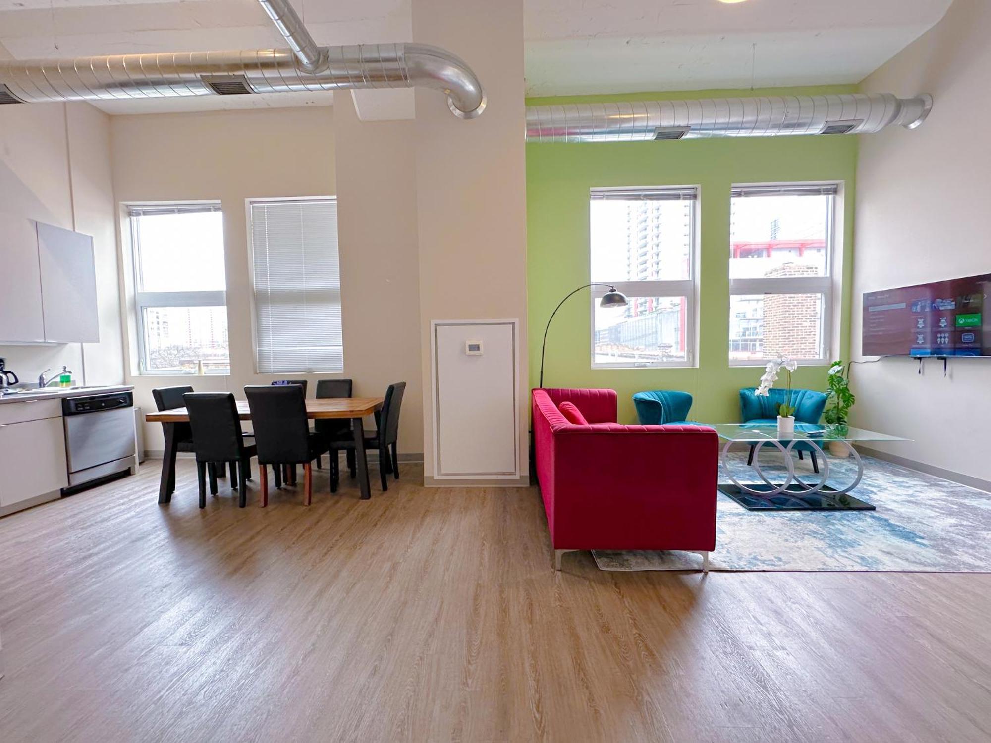 Mccormick Place 2Br Oasis With Optional Parking, Patio, Gym For Up To 6 Guests Near Museum Campus, Grant Park & Soldier Field *