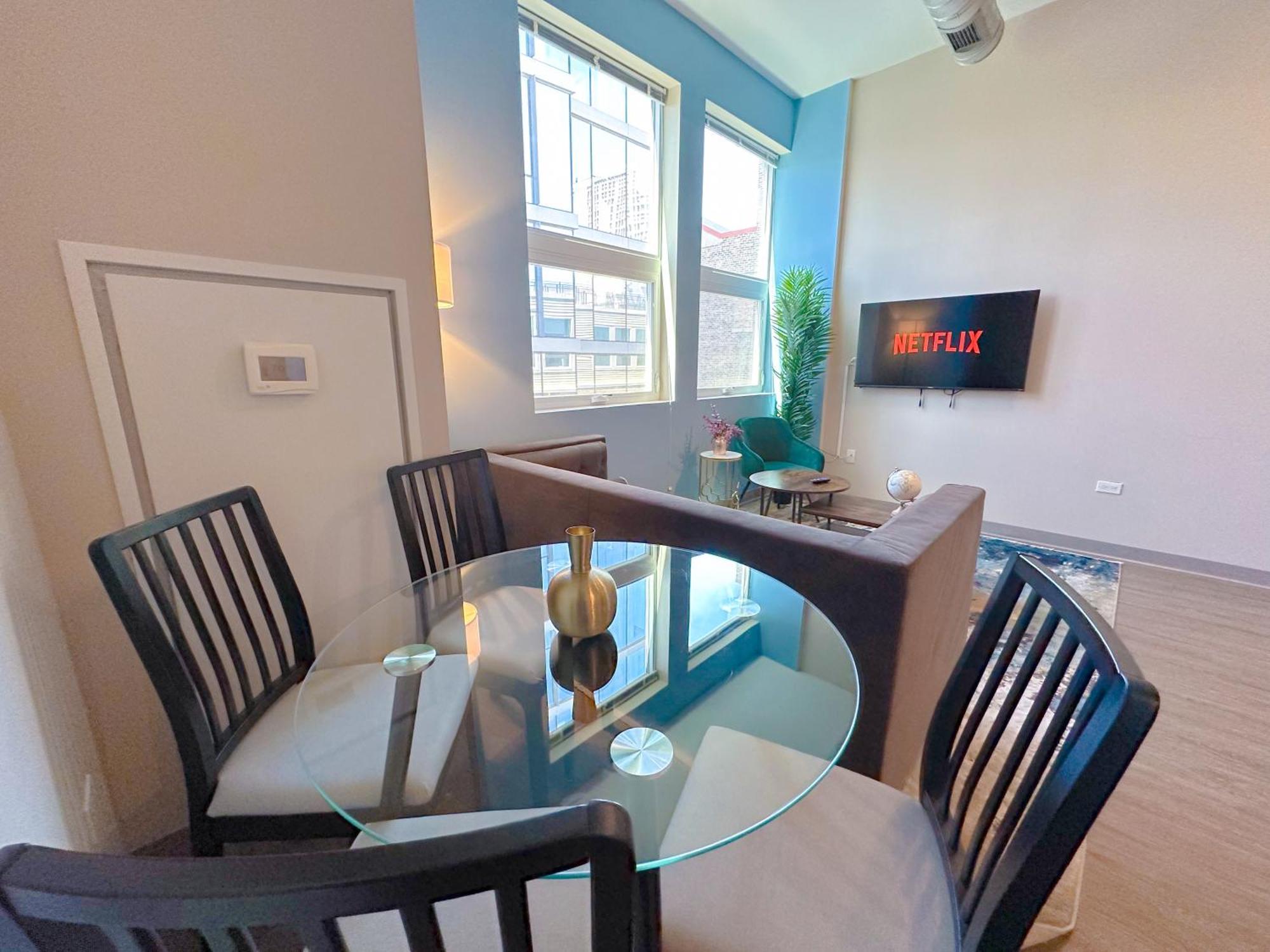 Appartement Stylish 2Br Apartment With Optional Parking, Patio And Gym Near Mccormick Place, Shedd Aquarium, Field Museum & Lakefront Trail Chicago