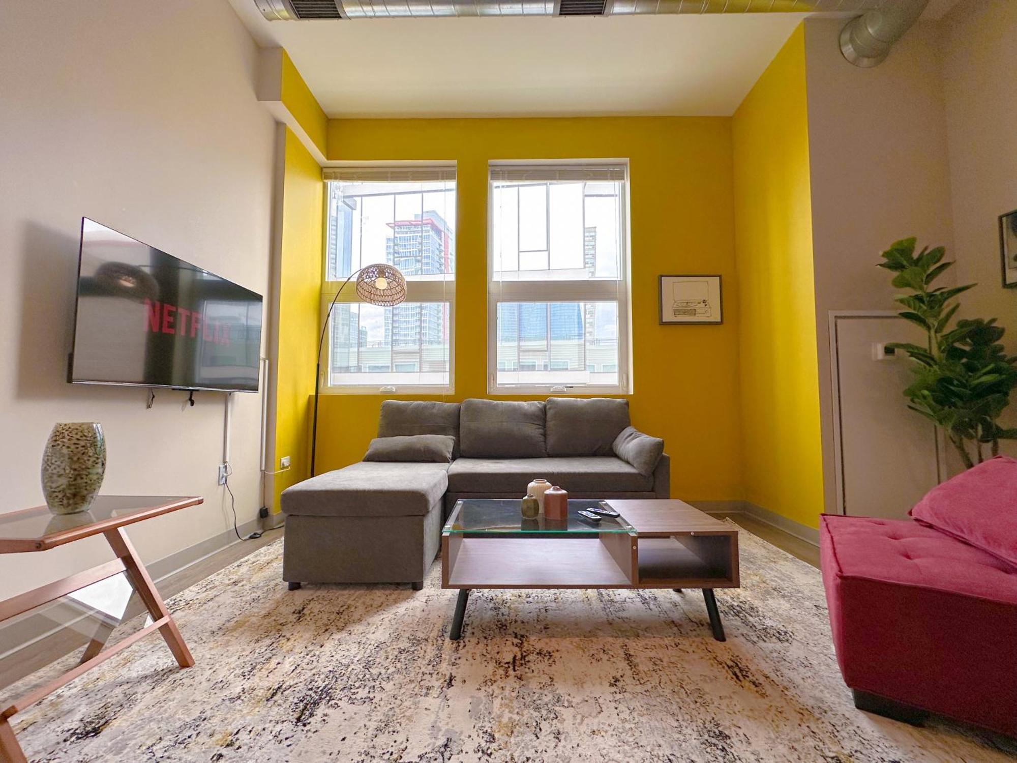 Mccormick 2br/2ba Oasis With Optional Parking, Patio, Gym For Up To 6 Guests *