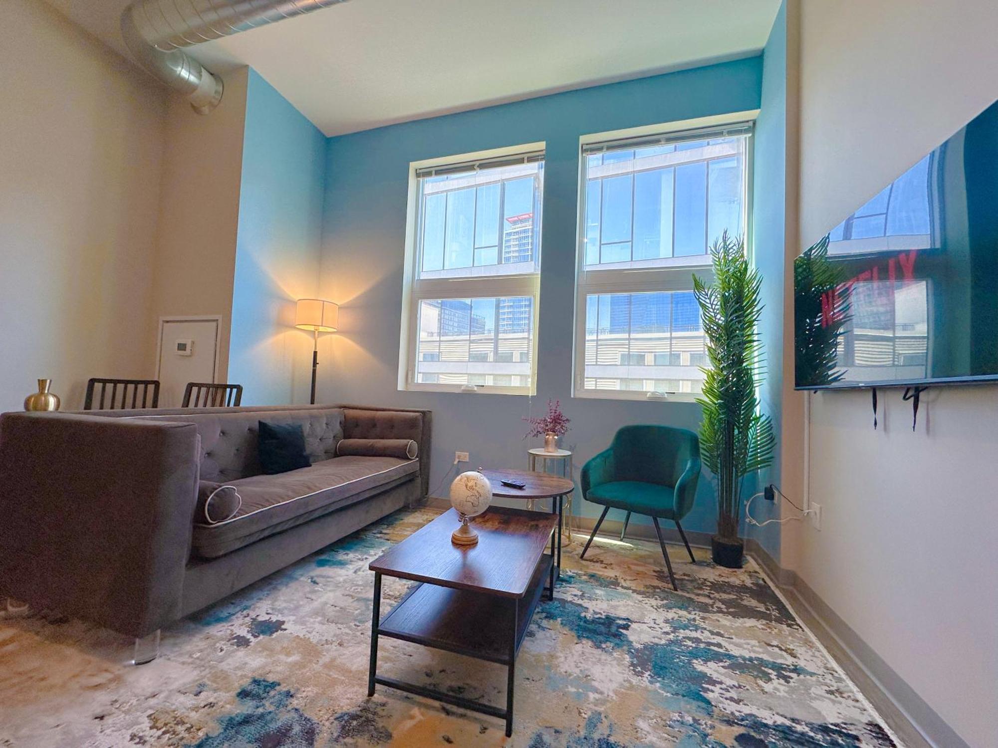 Stylish 2Br Apartment With Optional Parking, Patio And Gym Near Mccormick Place, Shedd Aquarium, Field Museum & Lakefront Trail Chicago