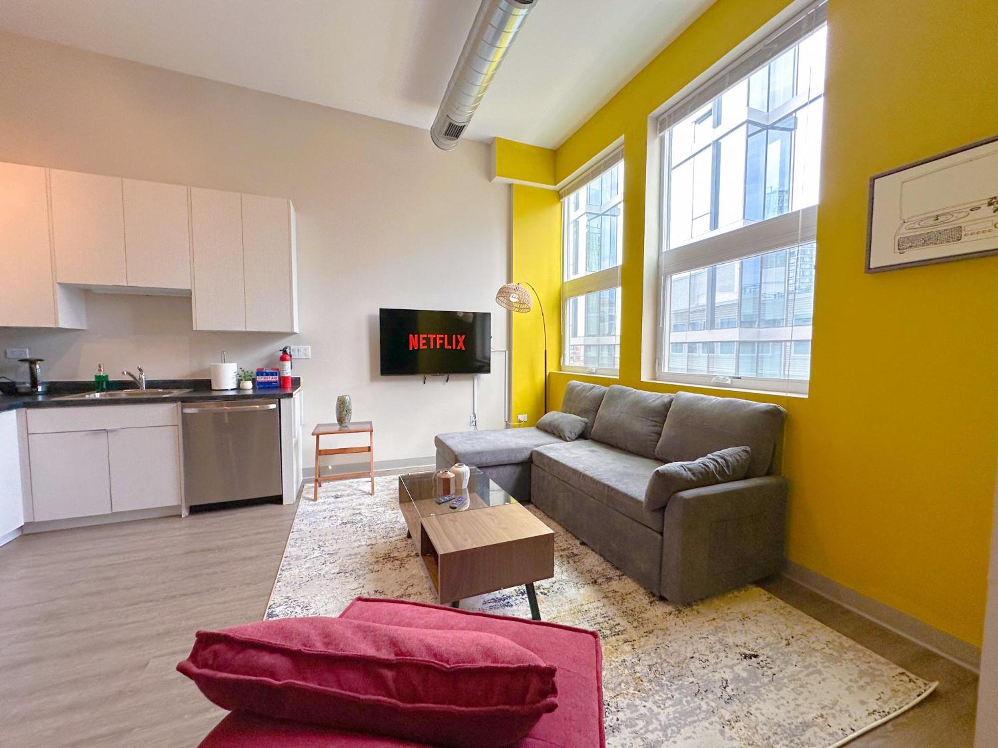 Apartment Mccormick 2br/2ba Oasis With Optional Parking, Patio, Gym For Up To 6 Guests Chicago