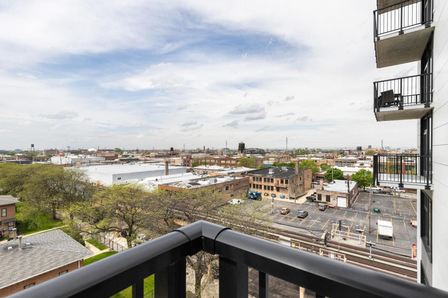 Blueground West Loop Rooftop Dog Wash Nr L Chi-1063