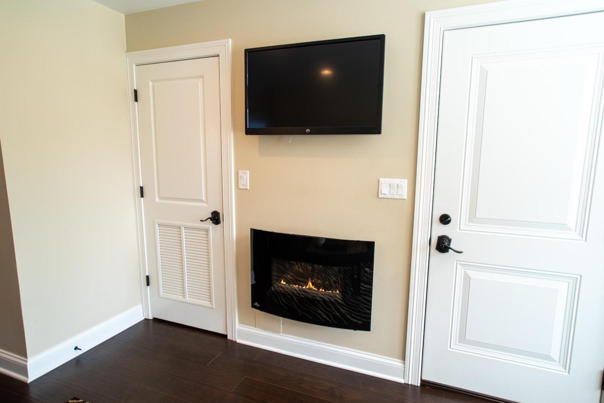 Roscoe Village Apartment Chicago