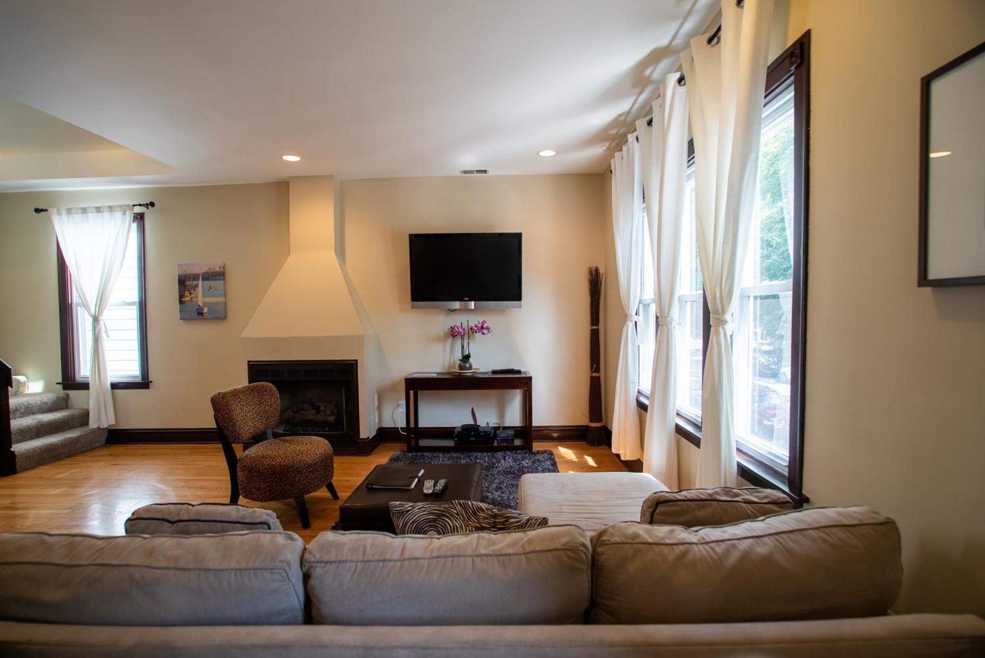 Apartment Roscoe Village Chicago